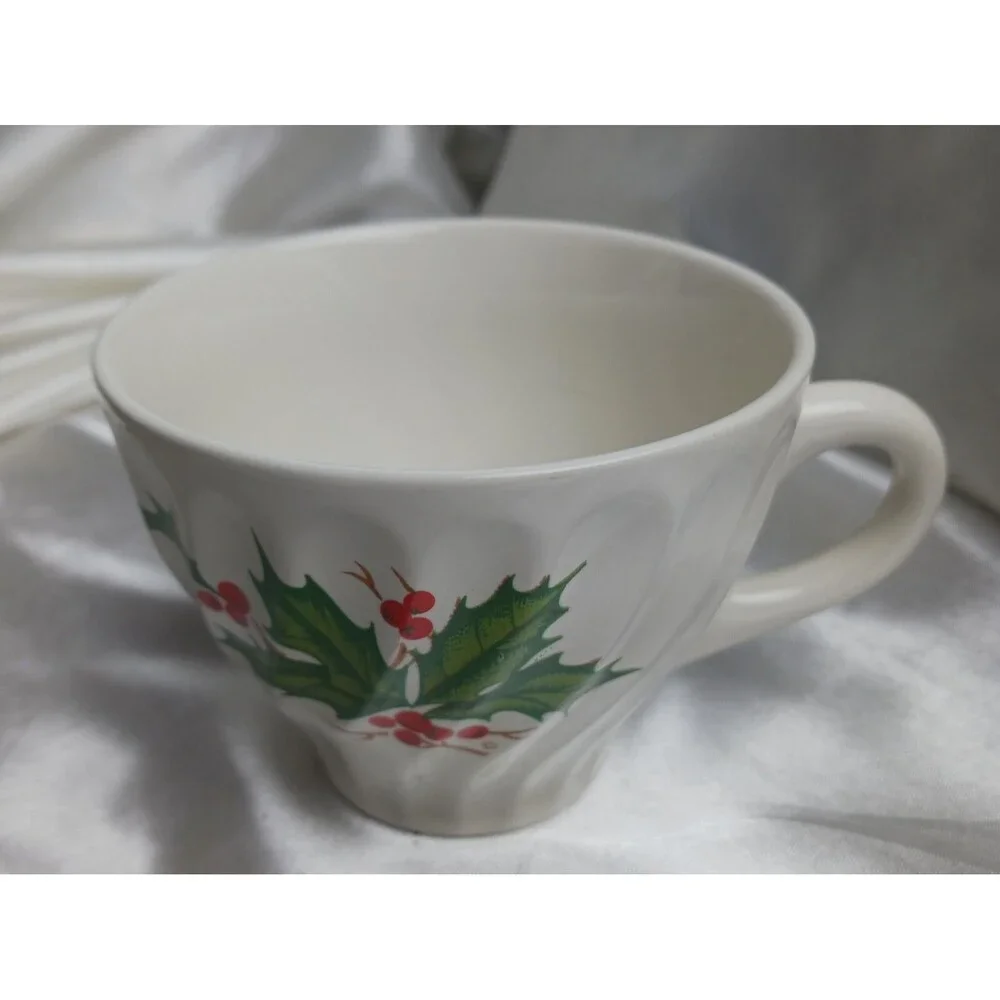 HOLLY BY SCIO TEA CUP